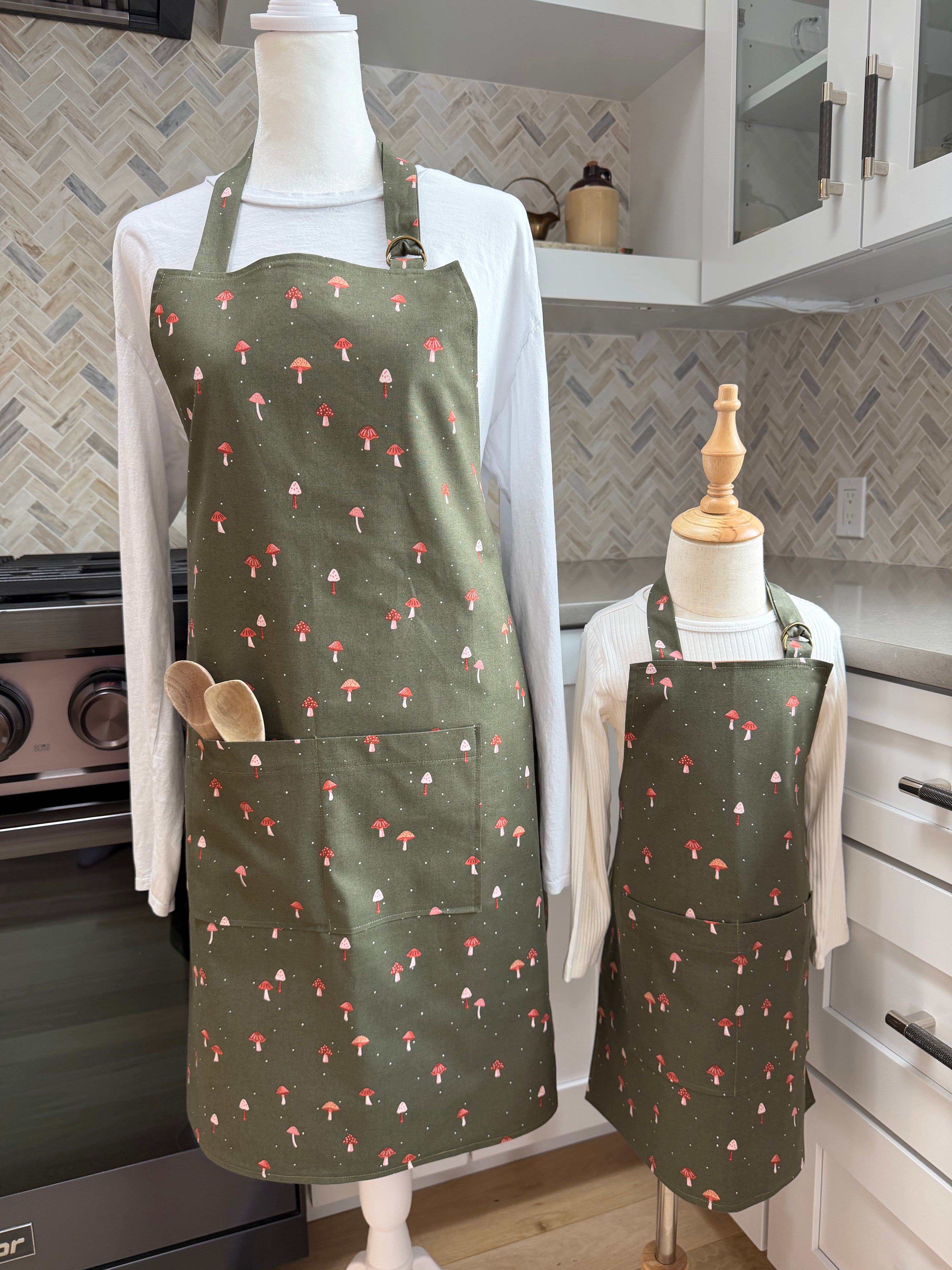 Mommy and Me Apron Set - 100% Cotton - Mushrooms