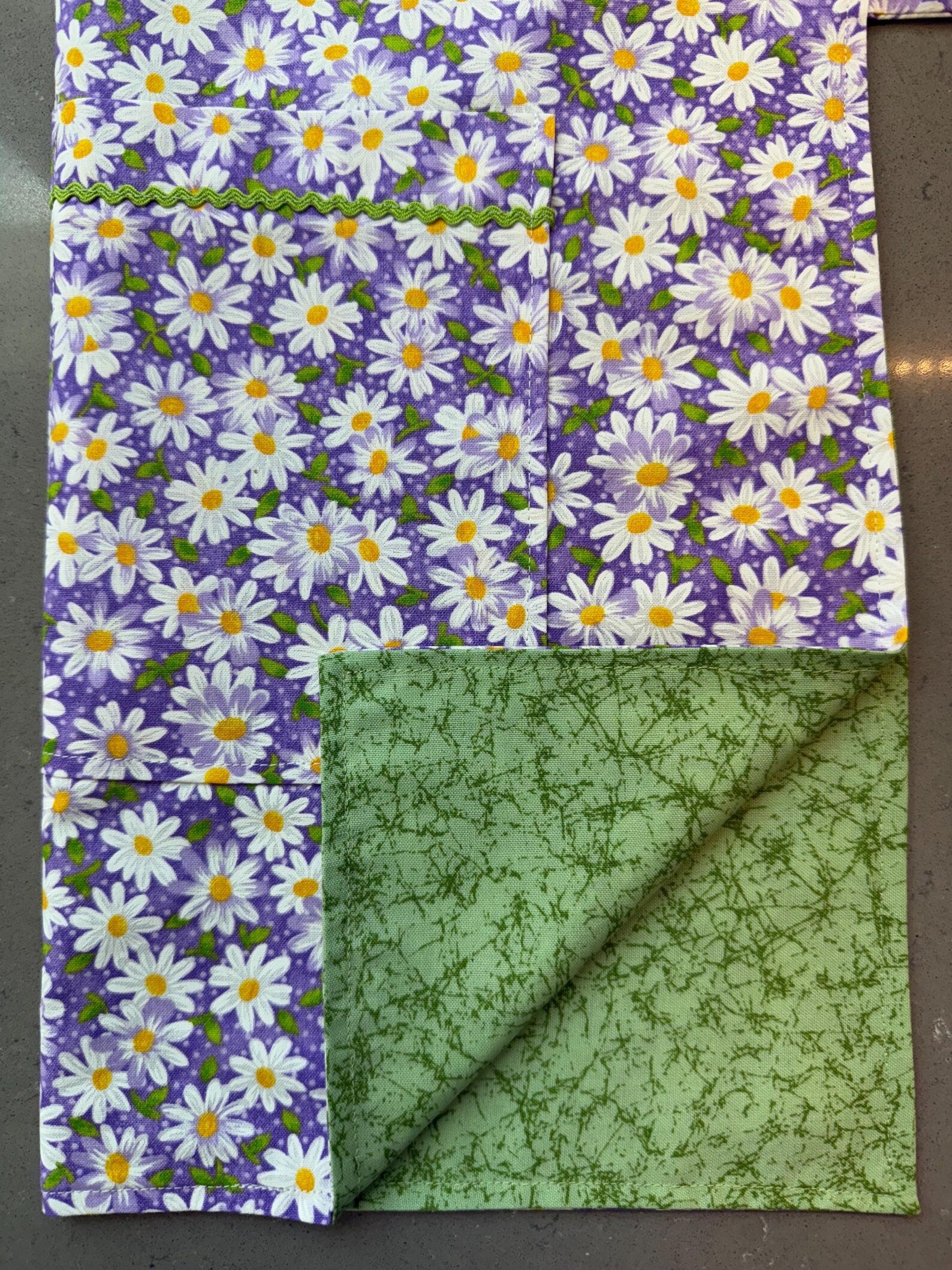 Mommy and Me Apron Set - 100% Cotton - Daisies (purple)
