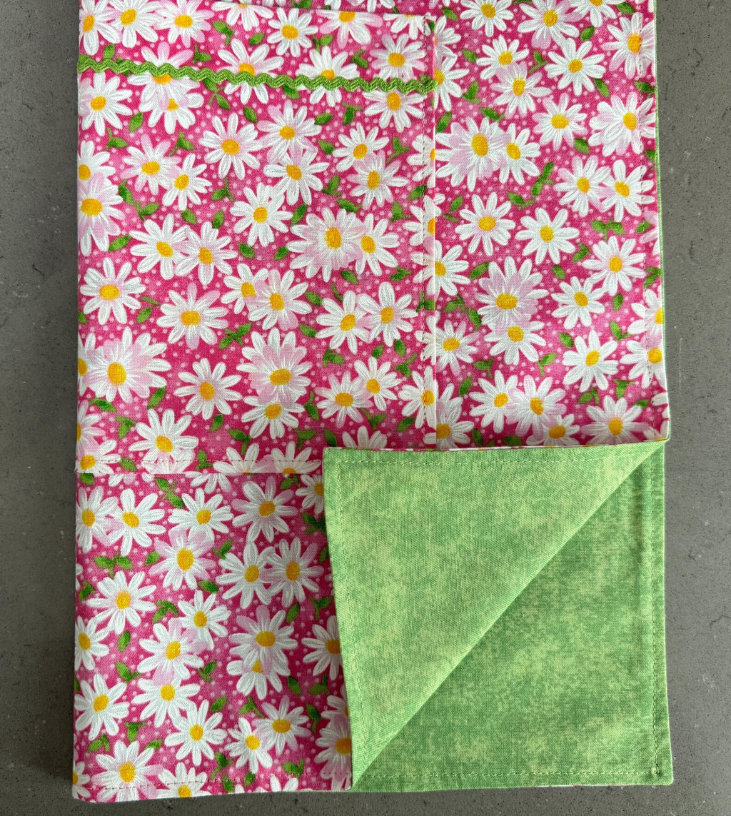 Mommy and Me Apron Set - 100% Cotton - Daisies (Pink)