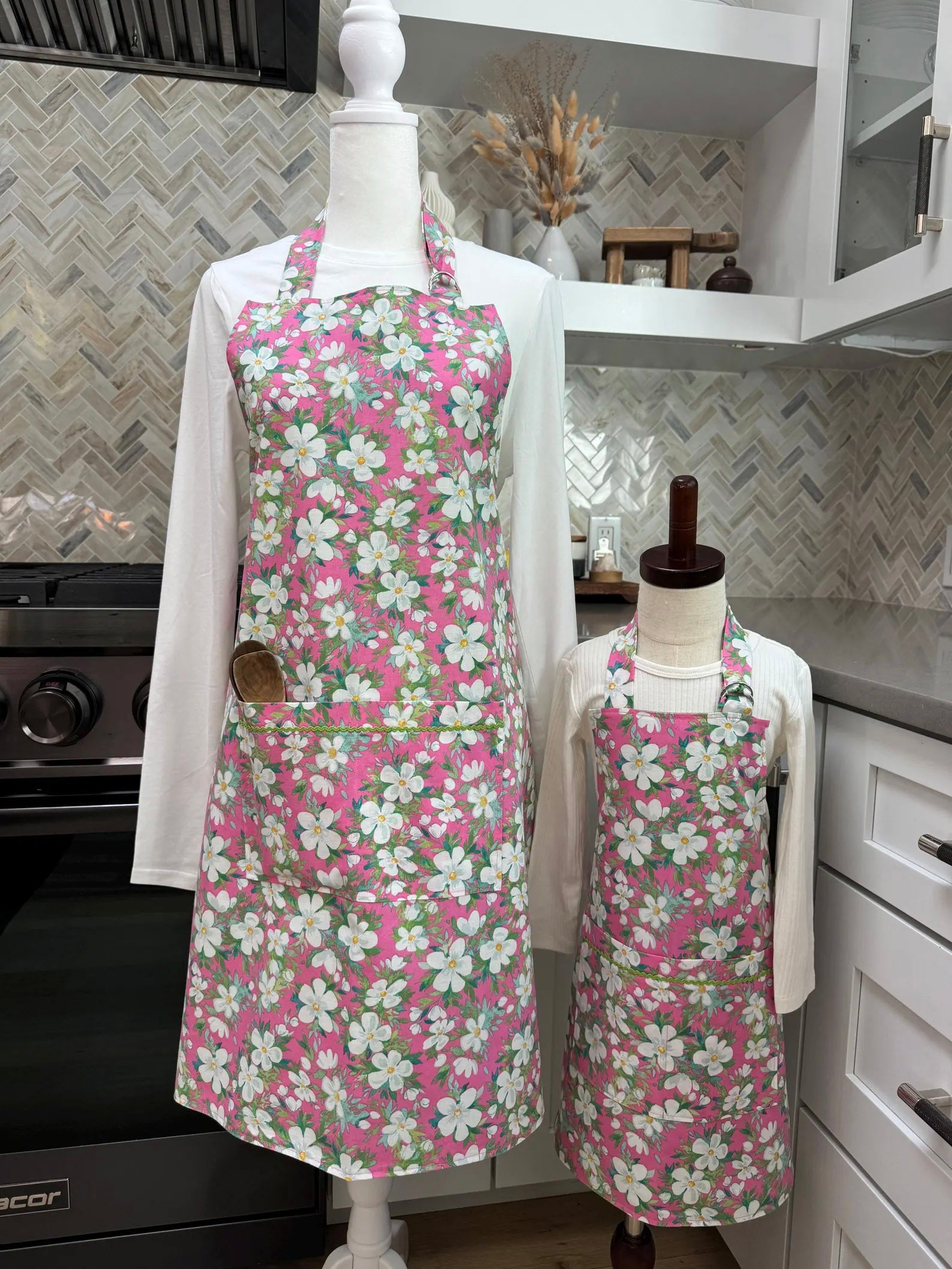 Mommy and Me Apron Set - 100% Cotton - Summer’s Delight