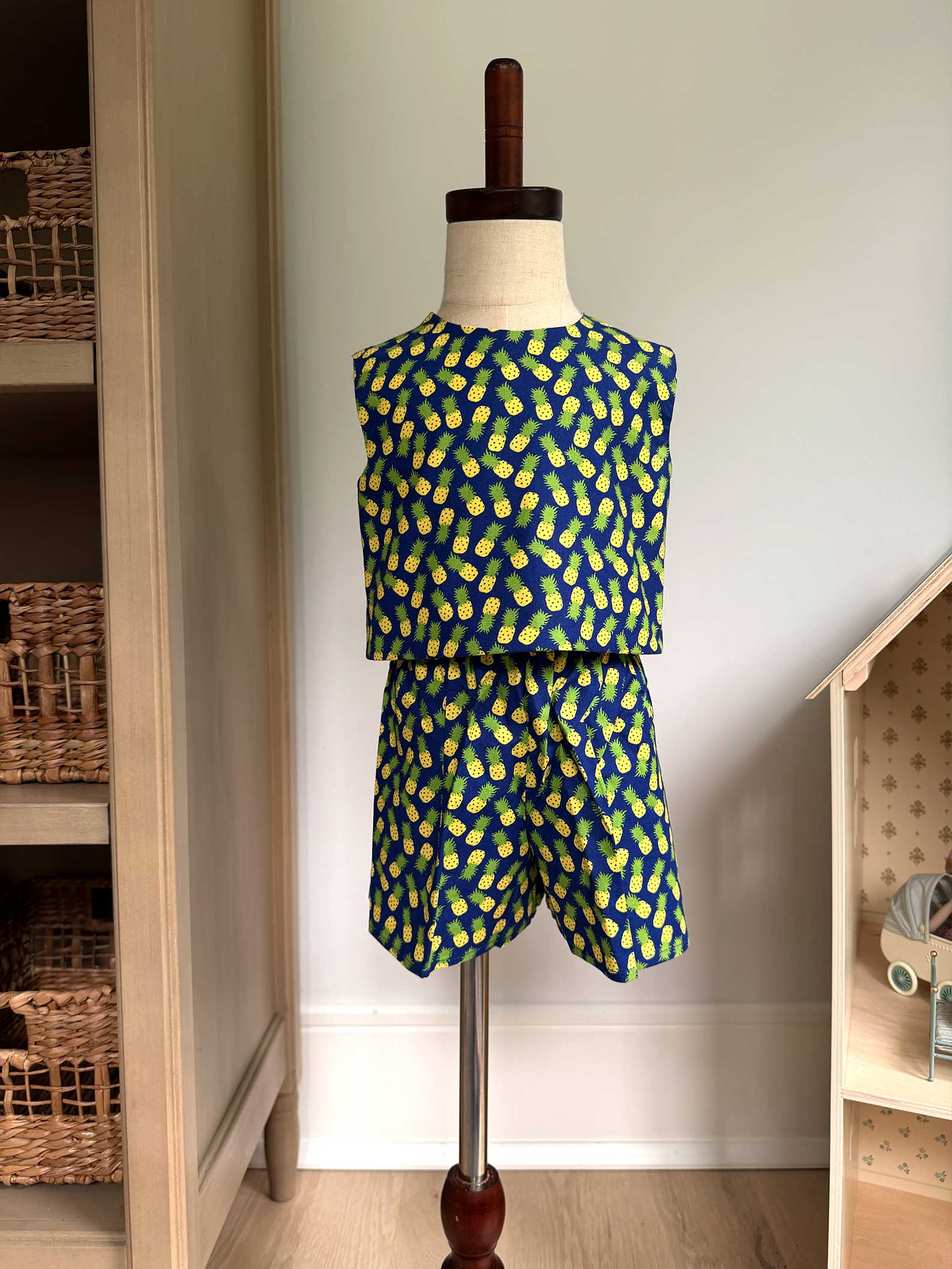 Toddler Shorts Set – 100% Cotton, Lined Top & Elastic Waist Shorts - Pineapples