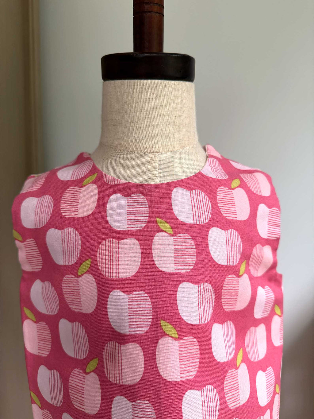 Toddler Shorts Set – 100% Cotton, Lined Top & Elastic Waist Shorts - Red Apples